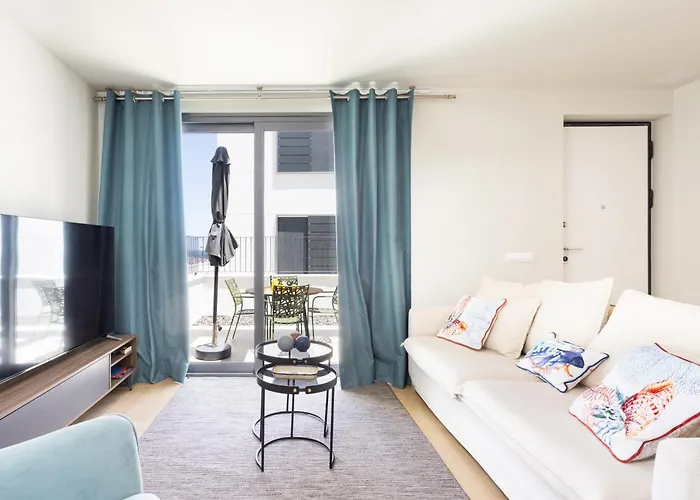 Moderno Cerca Del Mar En Tenerife